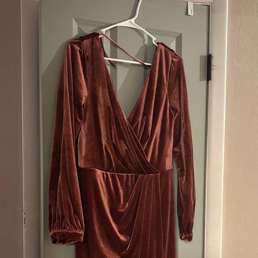 Revelry Vera Velvet Dress - Picture 3 of 5